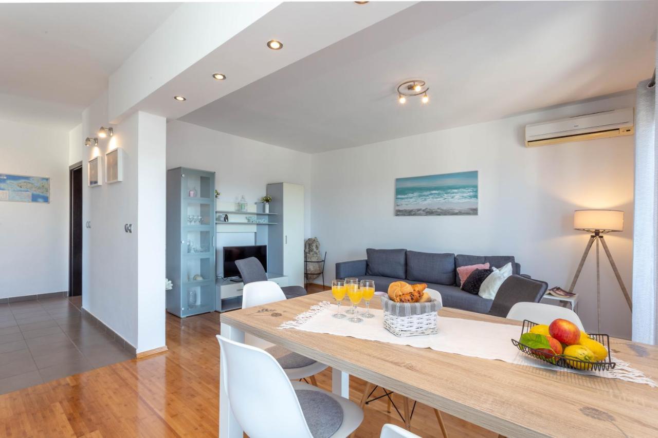 Apartment Tasina Хвар Экстерьер фото
