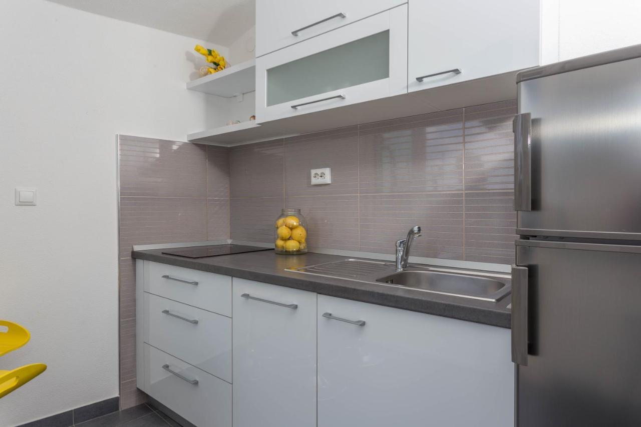 Apartment Tasina Хвар Экстерьер фото