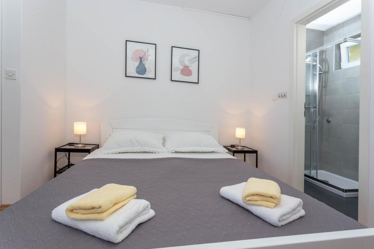 Apartment Tasina Хвар Экстерьер фото