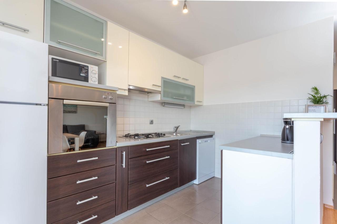Apartment Tasina Хвар Экстерьер фото