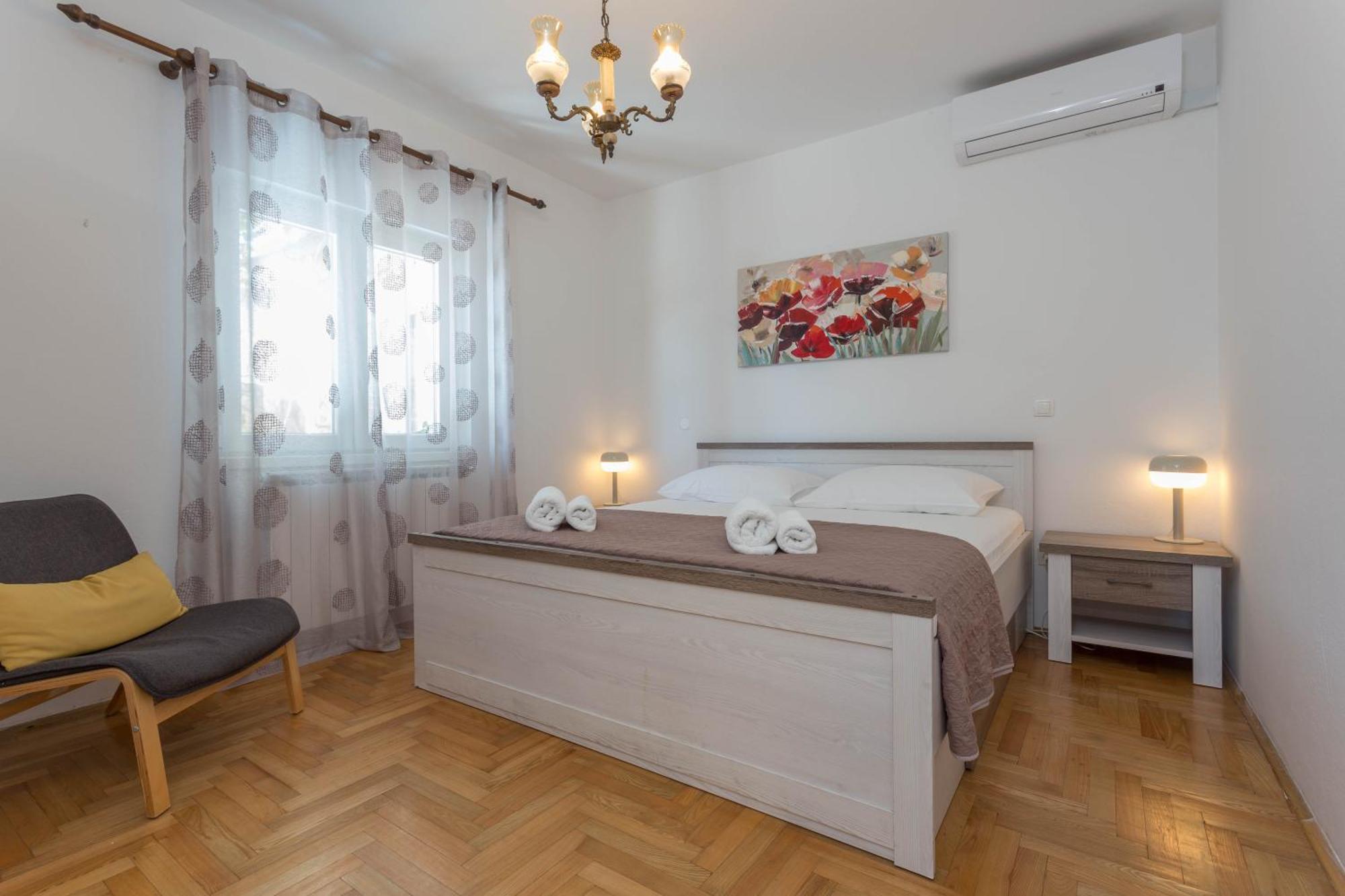 Apartment Tasina Хвар Экстерьер фото