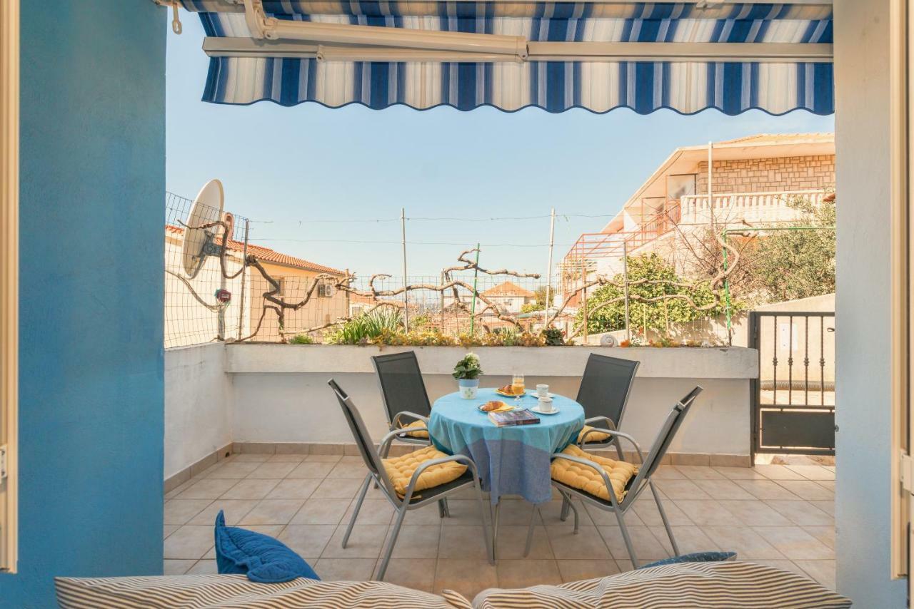 Apartment Tasina Хвар Экстерьер фото